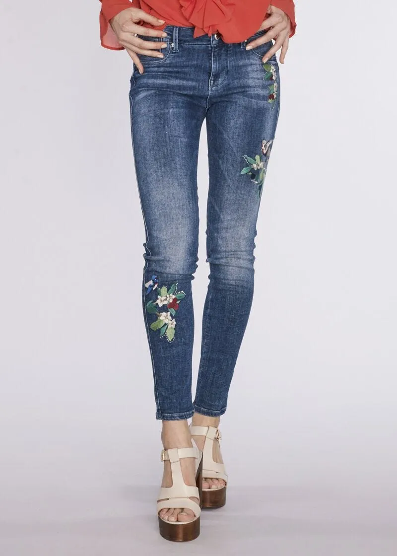 Jeans skinny con ricamo