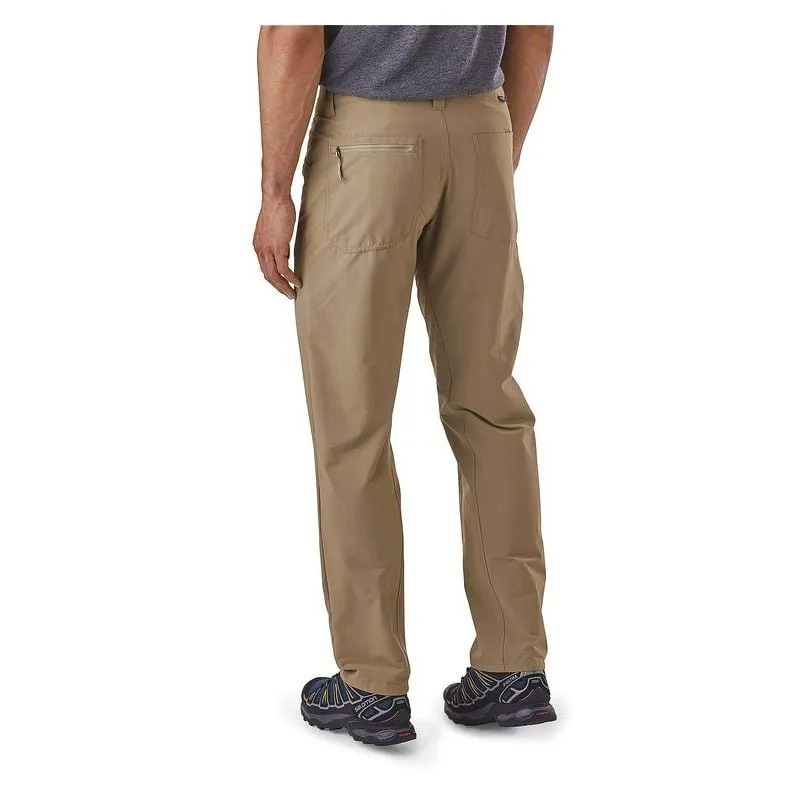 Pantaloni da arrampicata Patagonia Quandary Pants - Reg (forge Grey) uomo